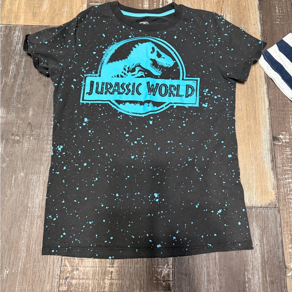Boys Jurassic World Black Graphic Tee bundle - Picture 4 of 8